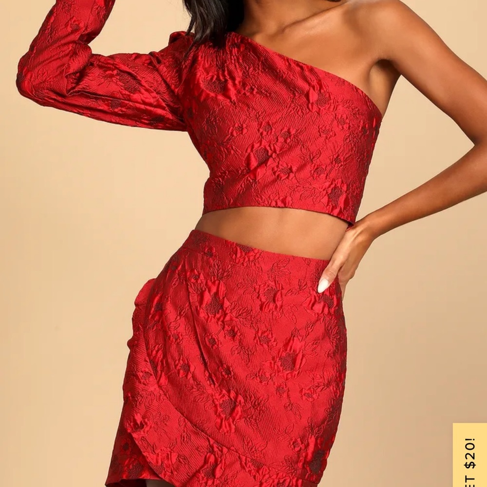 Lulus red floral skirt
